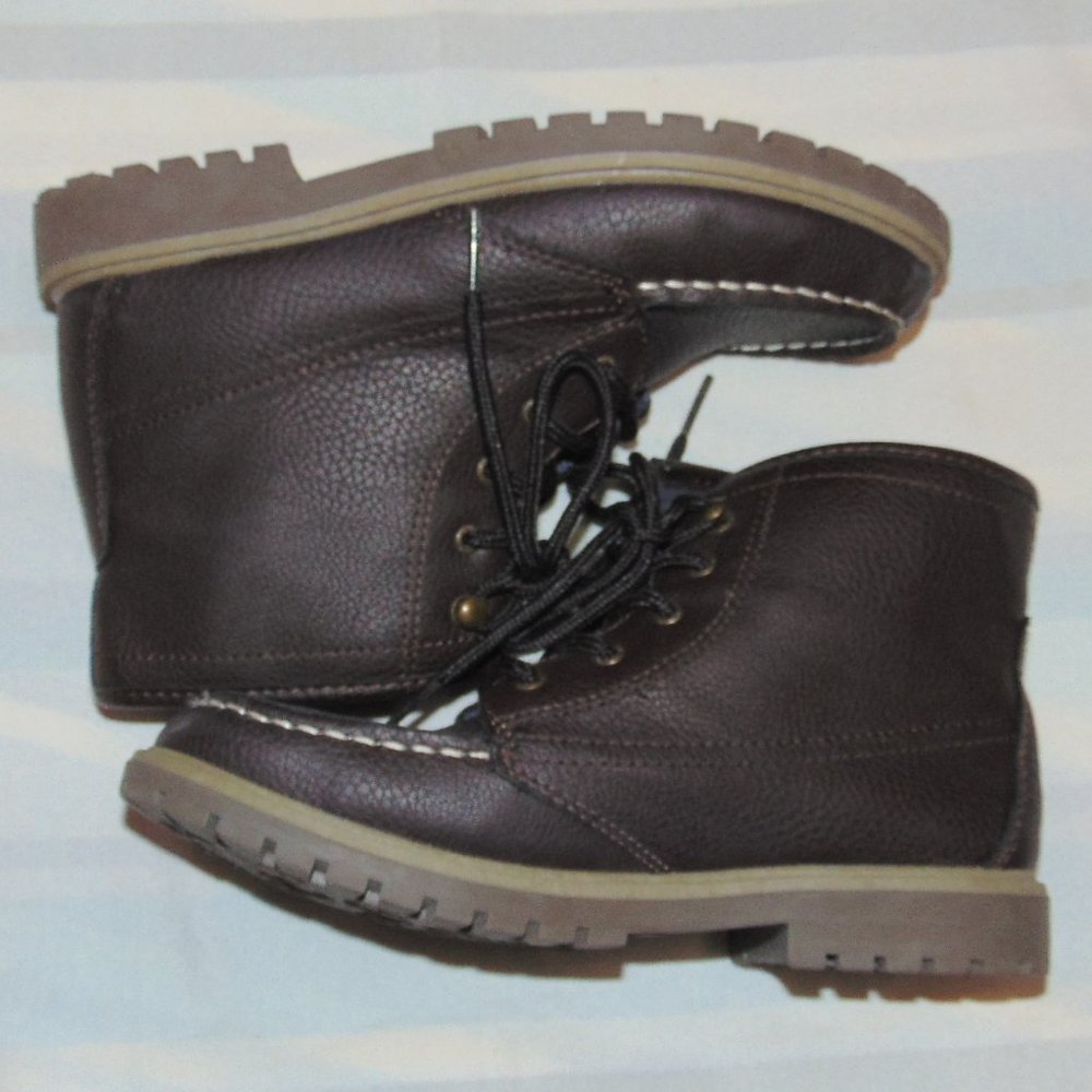 Nautica cliffview Hiking / Chukka boots Youth sz 5
